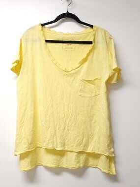 We The Free V Neck Short T-Shirt Size S Hi Low Hem